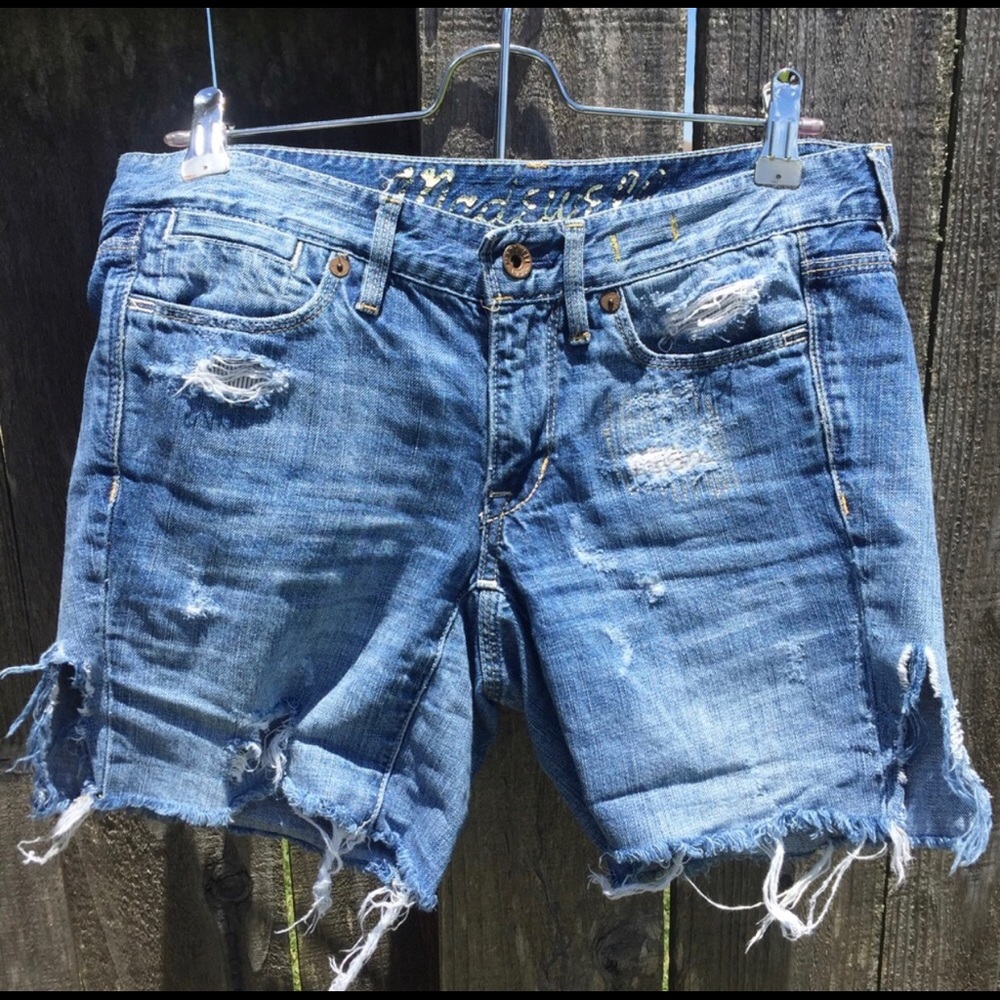 Madewell size 24 distressed denim shorts